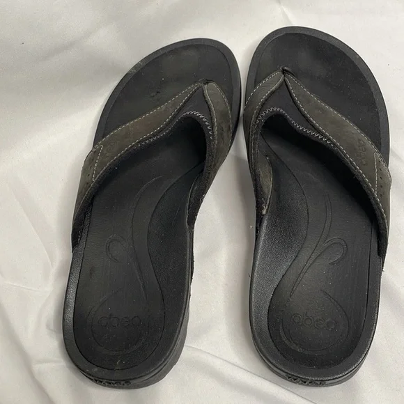 Abeo orthopedic type flip flops. Black with a supportive arch. - Picture 2 of 4